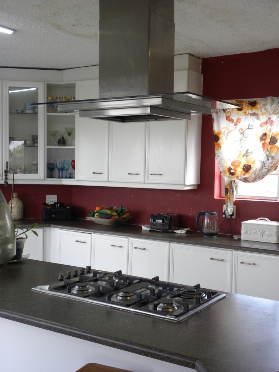 5 Bedroom Property for Sale in Wavecrest Eastern Cape